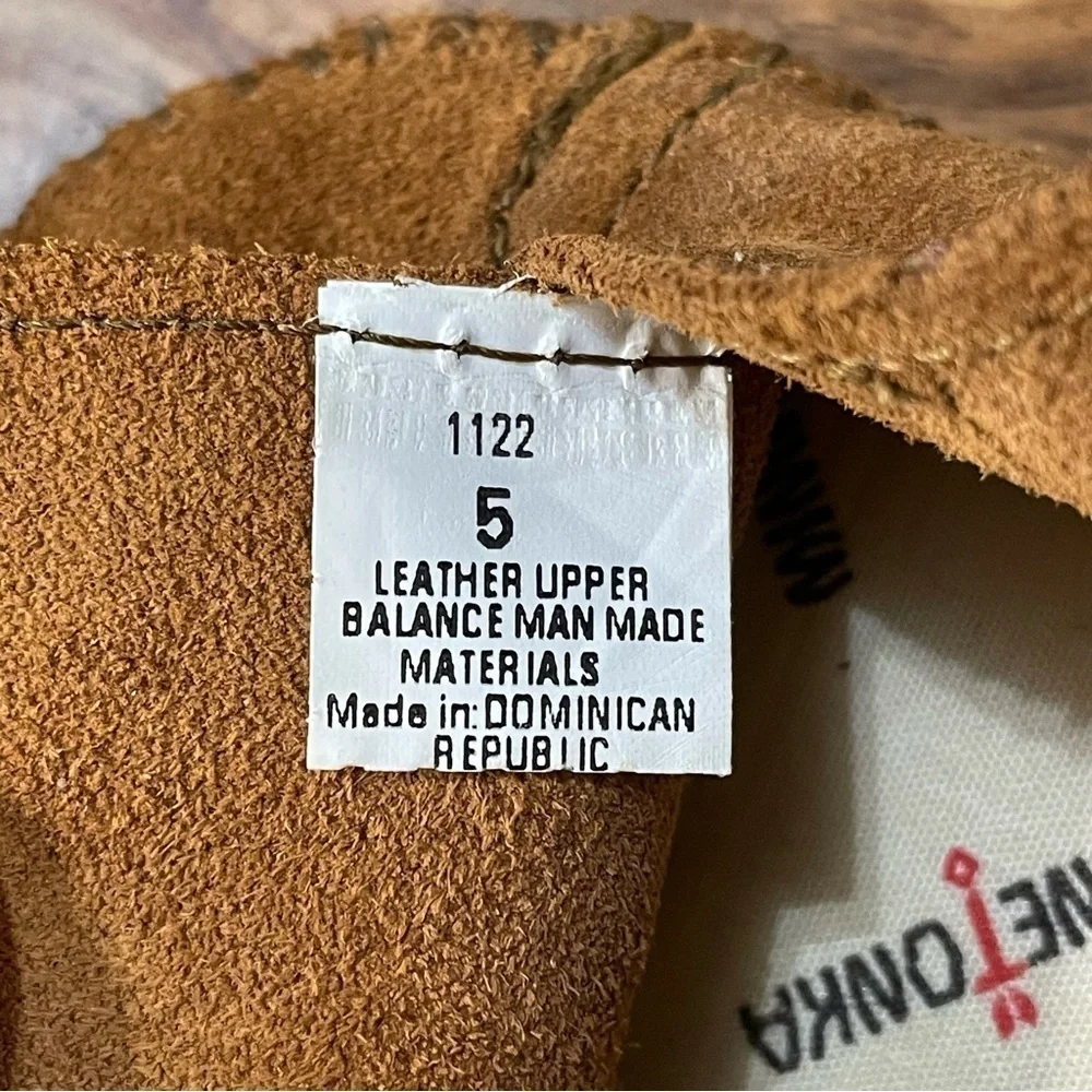 Minnetonka Moccasins 1122‎ - Infants Front Strap Bootie - Brown Suede C5